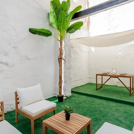 Lujoso Triplex, 2dorm, 6px, 2 Bathroom, Terraza, Centro Alicante
