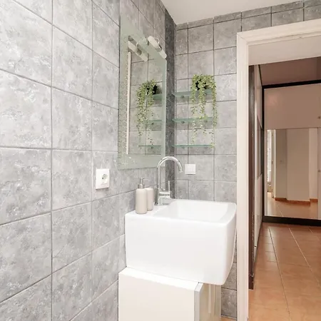 Lujoso Triplex, 2dorm, 6px, 2 Bathroom, Terraza, Centro Alicante