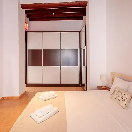 Lujoso Triplex, 2dorm, 6px, 2 Bathroom, Terraza, Centro Ferienhaus Alicante